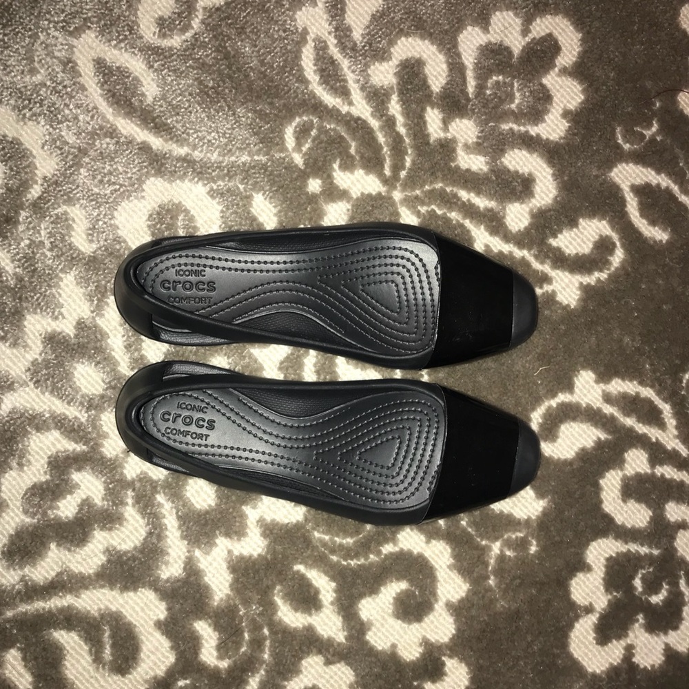 Croc flats